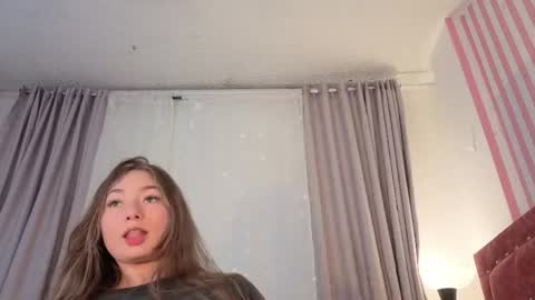 Snapshot of lunavelvet7 chatting on 05/21/26, 10:28 lunavelvet7 online show from 05/21/26, 10:28