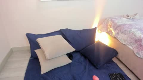 lunavelvet__ online show from 04/29/26, 05:30