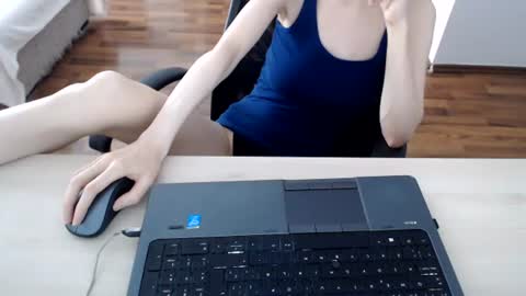 lunavibe_ online show from 07/03/26, 12:00
