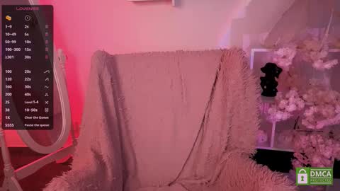 Luna online show from 09/28/25, 08:03