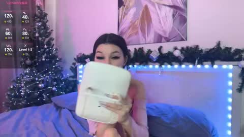 Snapshot of lunavine chatting on 01/15/26, 09:58 Veronica online show from 01/15/26, 09:58