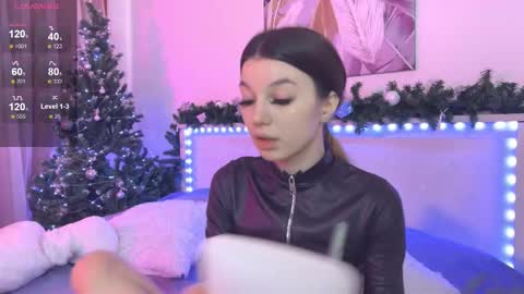 Snapshot of lunavine chatting on 02/09/26, 07:34 Veronica online show from 02/09/26, 07:34