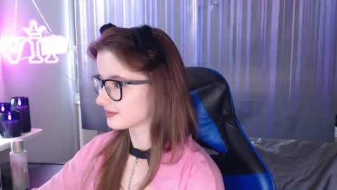 Snapshot of lunaxcherry chatting on 06/29/26, 05:13 LunaXcherry online show from 06/29/26, 05:13