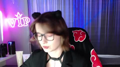 Snapshot of lunaxcherry chatting on 07/21/26, 04:42 LunaXcherry online show from 07/21/26, 04:42