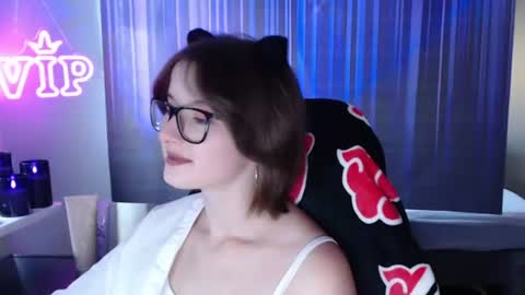 Snapshot of lunaxcherry chatting on 07/31/26, 05:23 LunaXcherry online show from 07/31/26, 05:23