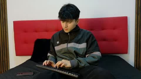 Snapshot of lunaydream chatting on 04/25/26, 11:35 lunaydream online show from 04/25/26, 11:35