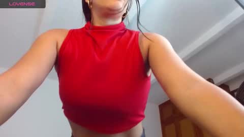 lunayois02 online show from 01/05/25, 02:49