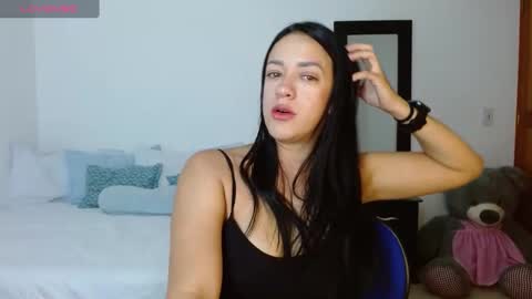 lunayois02 online show from 03/08/25, 02:34