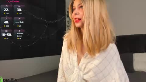 Snapshot of lune_fallenstar chatting on 07/01/26, 11:45 Lune FallenStar online show from 07/01/26, 11:45