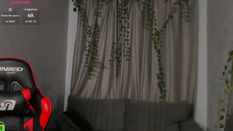 Snapshot of lune_fallenstar chatting on 07/23/26, 09:07 Lune FallenStar online show from 07/23/26, 09:07