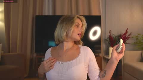 Evi online show from 05/05/26, 08:33