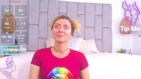 lunitadiva online show from 10/19/25, 03:23