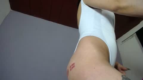 Snapshot of lunitaqueen_ chatting on 06/26/26, 04:50 Luna Tamara online show from 06/26/26, 04:50
