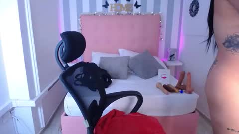 lunna_boobs20 online show from 10/10/25, 04:22