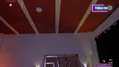 LUNA ROSE online show from 02/11/26, 04:50