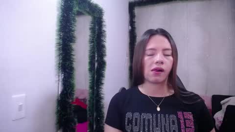 Snapshot of lunnadoll chatting on 01/03/25, 03:16 Katty what ever do you want on my pv is for extra tokens minimi 250 tks ty u for understand online show from 01/03/25, 03:16