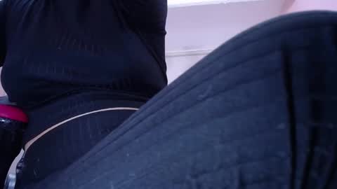 Snapshot of lunnadoll chatting on 03/03/25, 10:17 Katty what ever do you want on my pv is for extra tokens minimi 250 tks ty u for understand online show from 03/03/25, 10:17