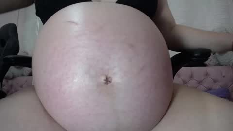 Snapshot of lunnadoll chatting on 10/07/25, 03:04 Katty what ever do you want on my pv is for extra tokens minimi 250 tks ty u for understand online show from 10/07/25, 03:04