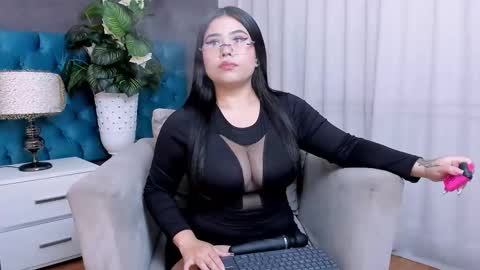 Luna online show from 04/16/26, 02:40