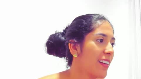     online show from 11/30/25, 04:49