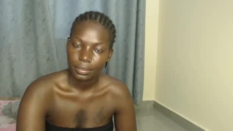 luo_queen online show from 09/23/25, 12:41