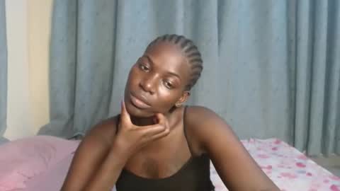 luo_queen online show from 11/01/25, 12:23