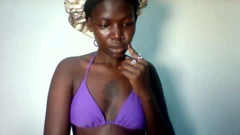 luo_queen online show from 04/15/26, 02:51