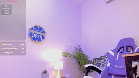 Snapshot of lupeebony chatting on 01/17/25, 10:34 lupe online show from 01/17/25, 10:34