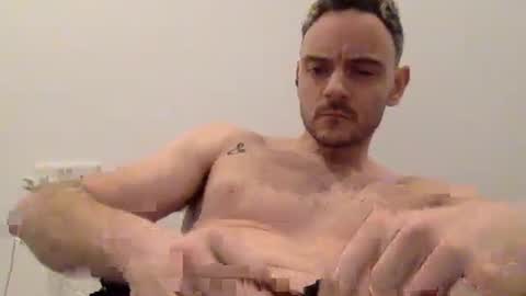 Snapshot of lupine_666 chatting on 12/15/25, 09:19 Lupine online show from 12/15/25, 09:19