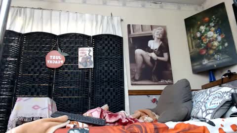 .Clarissa. Follow me on Instagram   miss buns  online show from 09/08/25, 11:59