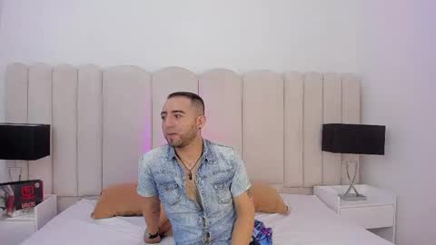 Snapshot of lushian_luna chatting on 05/05/26, 04:04 Lushian And Luna online show from 05/05/26, 04:04