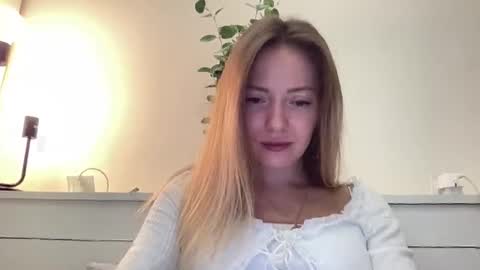 Snapshot of lusiluv chatting on 09/29/25, 07:40 lusiluv online show from 09/29/25, 07:40