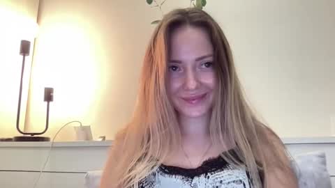 Snapshot of lusiluv chatting on 10/08/25, 10:07 lusiluv online show from 10/08/25, 10:07