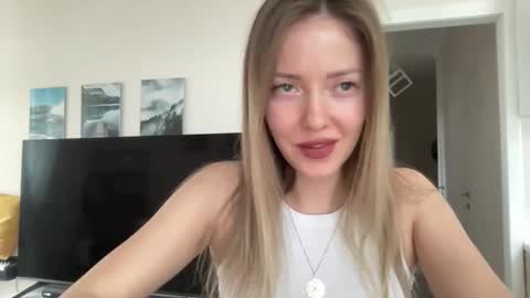 Snapshot of lusiluv chatting on 10/13/25, 10:59 lusiluv online show from 10/13/25, 10:59