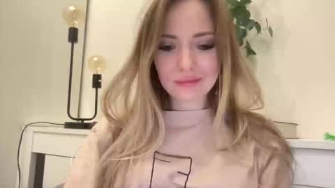 Snapshot of lusiluv chatting on 10/17/25, 09:17 lusiluv online show from 10/17/25, 09:17