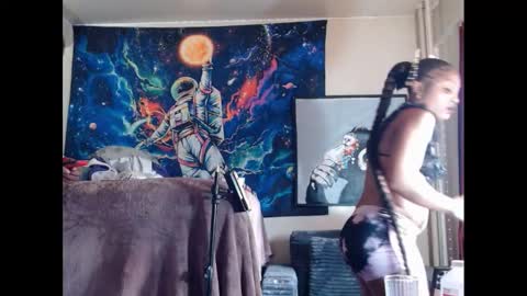 Snapshot of lust_j chatting on 10/23/25, 09:02 LUST online show from 10/23/25, 09:02