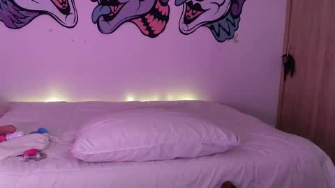 Snapshot of lustful_aprilx chatting on 12/29/24, 03:33 Valerie April online show from 12/29/24, 03:33