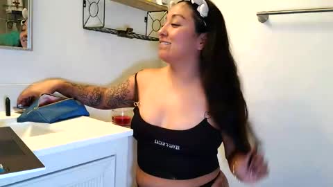 LustfulGlance online show from 11/28/25, 08:11