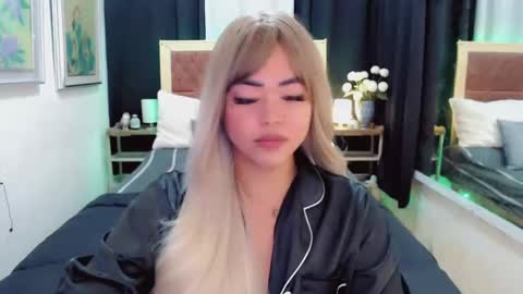 Snapshot of lustfuloffendertrina chatting on 01/08/25, 10:26 Trina online show from 01/08/25, 10:26