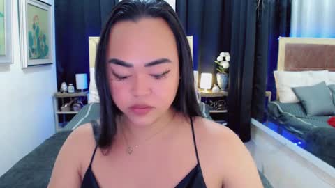 Snapshot of lustfuloffendertrina chatting on 02/13/25, 11:17 Trina online show from 02/13/25, 11:17