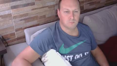 lustonfan online show from 04/23/26, 01:51
