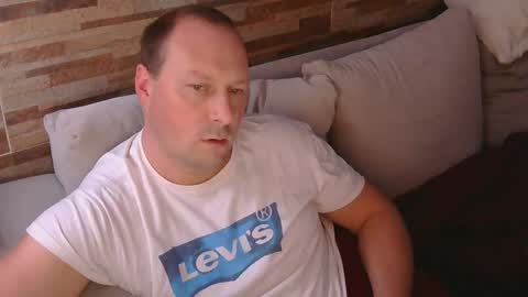 lustonfan online show from 05/02/26, 08:47