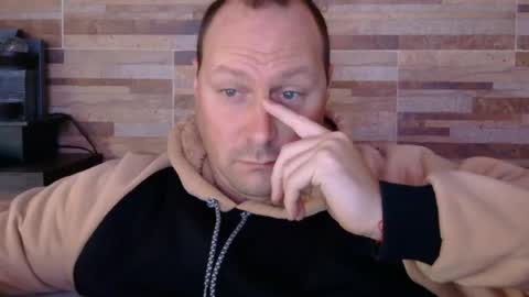 Snapshot of lustonfan chatting on 07/03/26, 12:33 lustonfan online show from 07/03/26, 12:33