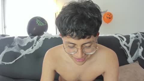 Snapshot of lustyguy18 chatting on 10/29/25, 05:58 Ander online show from 10/29/25, 05:58