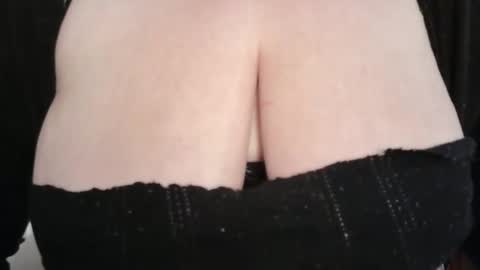 lustytits85 online show from 03/18/26, 01:14