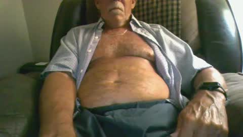 Snapshot of luv269er chatting on 09/18/25, 04:47 luv269er online show from 09/18/25, 04:47