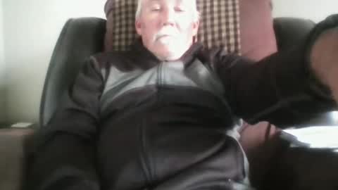 Snapshot of luv269er chatting on 11/21/25, 09:57 luv269er online show from 11/21/25, 09:57