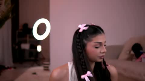 Caprice online show from 04/23/26, 10:36