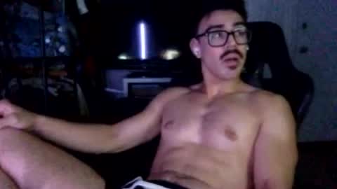 Snapshot of luvrboy77 chatting on 06/20/26, 12:58 luvrboy77 online show from 06/20/26, 12:58