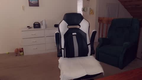 Britney online show from 09/12/25, 04:29